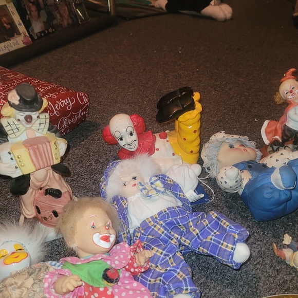 26 piece vintage clown lot - Picture 7 of 7